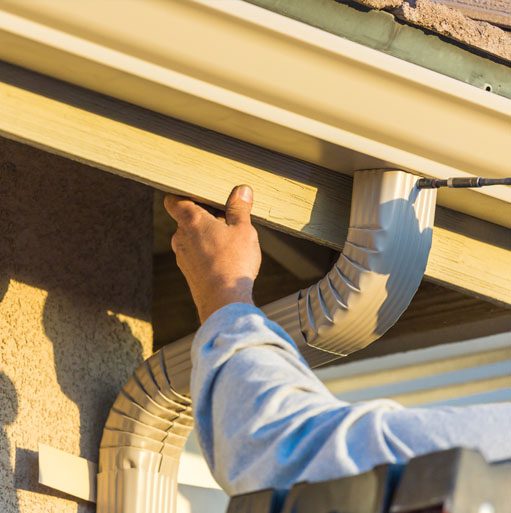 4 ROOF MAINTENANCE MANAGEMENT TIPS FOR BUSY HOMEOWNERS